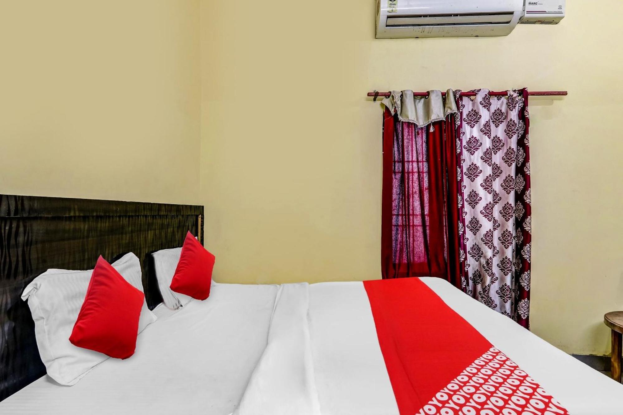 Flagship Hotel Suman Niwas Bijnaur Exterior foto